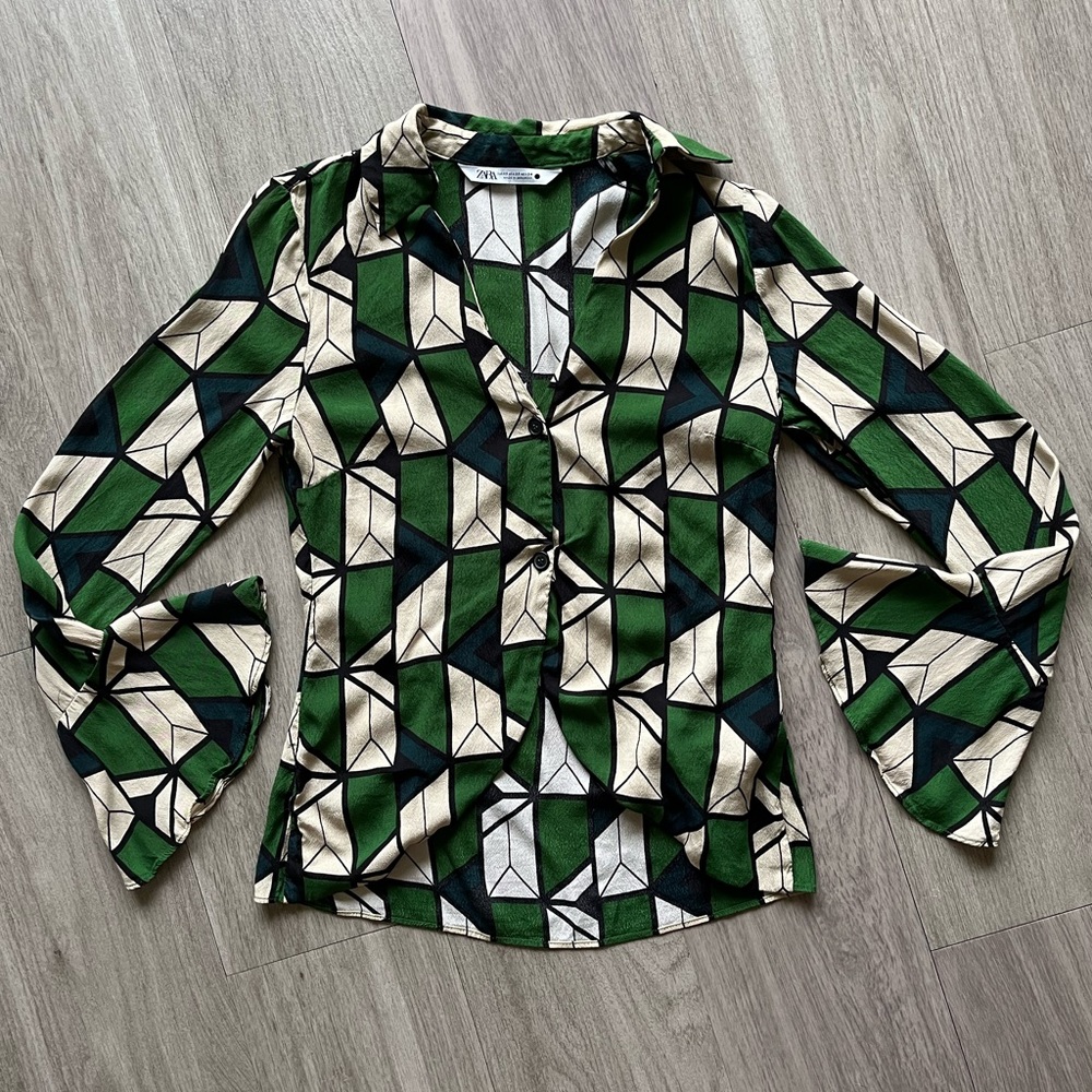 Zara Green 70s Geometric Printed Blouse Shirt with Ruffles Size XS